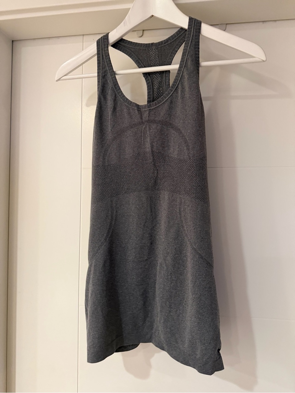 Lululemon Run Swiftly Tech Tank - Women’s 6